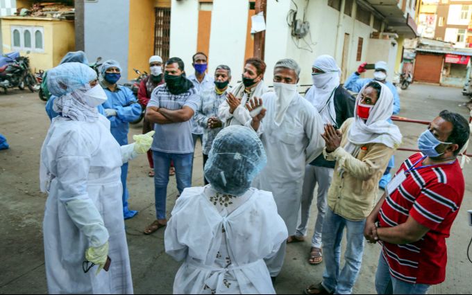 News In Photos (2 April 2020) | Photos Of Top News Today - Oneindia Gallery News In Photos (2 April 2020) | Photos Of Top News Today - Oneindia Gallery
