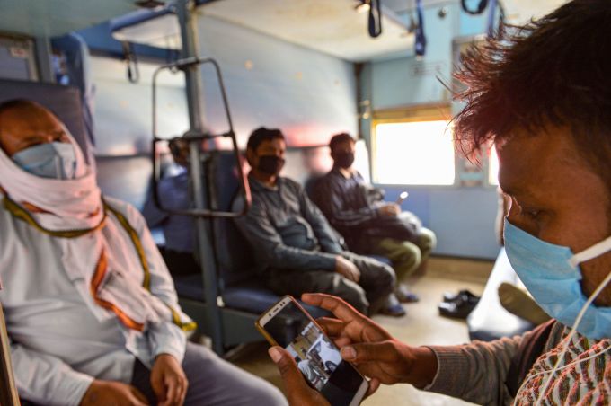 News In Photos (7 April 2020) | Photos Of Top News Today - Oneindia Gallery News In Photos (7 April 2020) | Photos Of Top News Today - Oneindia Gallery