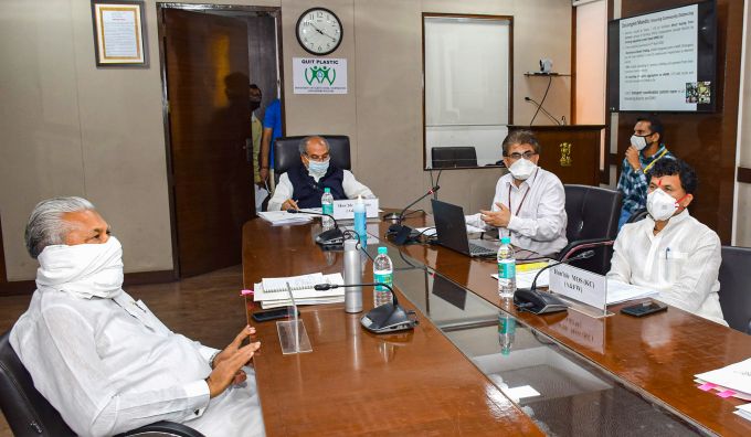 News In Photos (16 April 2020) | Photos Of Top News Today - Oneindia Gallery News In Photos (16 April 2020) | Photos Of Top News Today - Oneindia Gallery