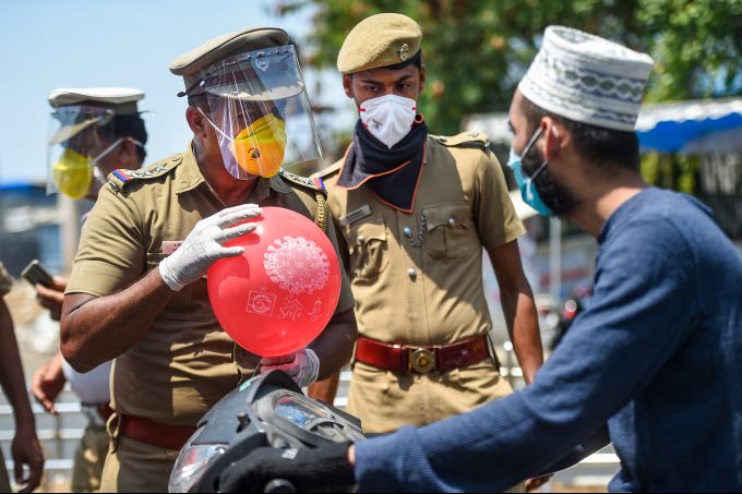 News In Photos (16 April 2020) | Photos Of Top News Today - Oneindia Gallery News In Photos (16 April 2020) | Photos Of Top News Today - Oneindia Gallery