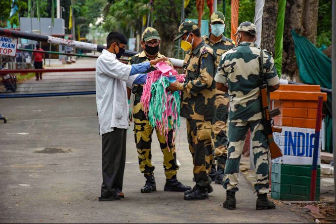 News In Photos (21 April 2020) | Photos Of Top News Today - Oneindia Gallery News In Photos (21 April 2020) | Photos Of Top News Today - Oneindia Gallery