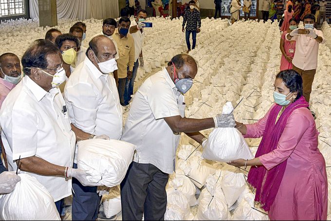 News In Photos (24 April 2020) | Photos Of Top News Today - Oneindia Gallery News In Photos (24 April 2020) | Photos Of Top News Today - Oneindia Gallery