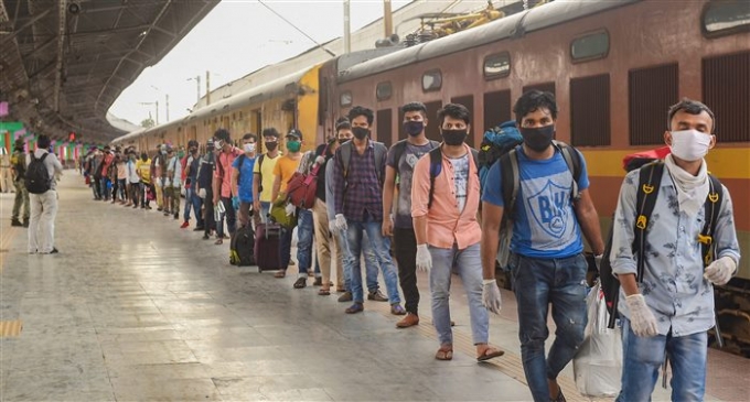 Special Train For Migrants From Howrah Station In Kolkata Special Train For Migrants From Howrah Station In Kolkata