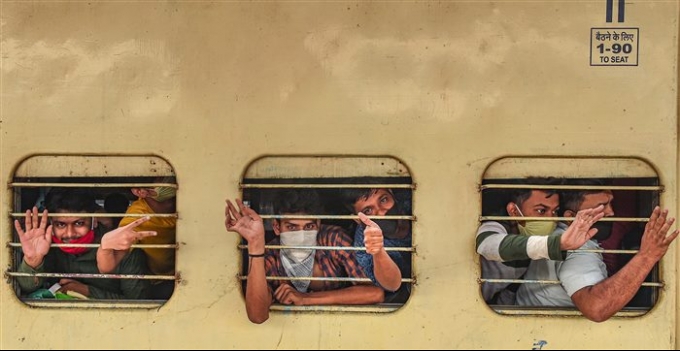 Special Train For Migrants From Howrah Station In Kolkata Special Train For Migrants From Howrah Station In Kolkata