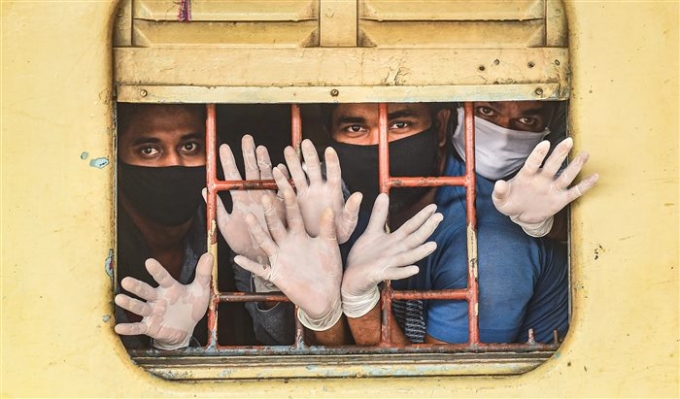 Special Train For Migrants From Howrah Station In Kolkata Special Train For Migrants From Howrah Station In Kolkata