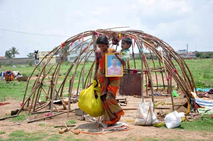 Stranded Migrant Workers Leave To Their Hometown Stranded Migrant Workers Leave To Their Hometown