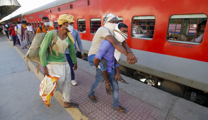 News In Photos (2 May 2020) | Photos Of Top News Today - Oneindia Gallery News In Photos (2 May 2020) | Photos Of Top News Today - Oneindia Gallery