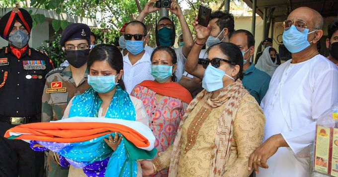News In Photos (5 May 2020) | Photos Of Top News Today - Oneindia Gallery News In Photos (5 May 2020) | Photos Of Top News Today - Oneindia Gallery