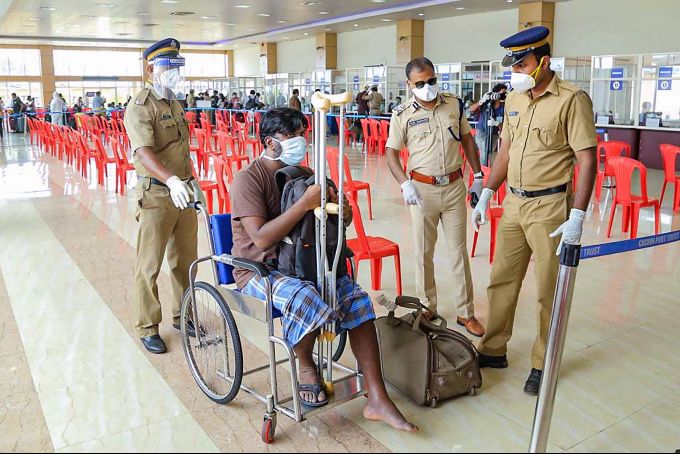 News In Photos (10 May 2020) | Photos Of Top News Today - Oneindia Gallery News In Photos (10 May 2020) | Photos Of Top News Today - Oneindia Gallery
