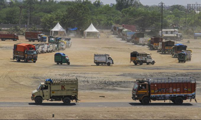News In Photos (12 May 2020) | Photos Of Top News Today - Oneindia Gallery News In Photos (12 May 2020) | Photos Of Top News Today - Oneindia Gallery