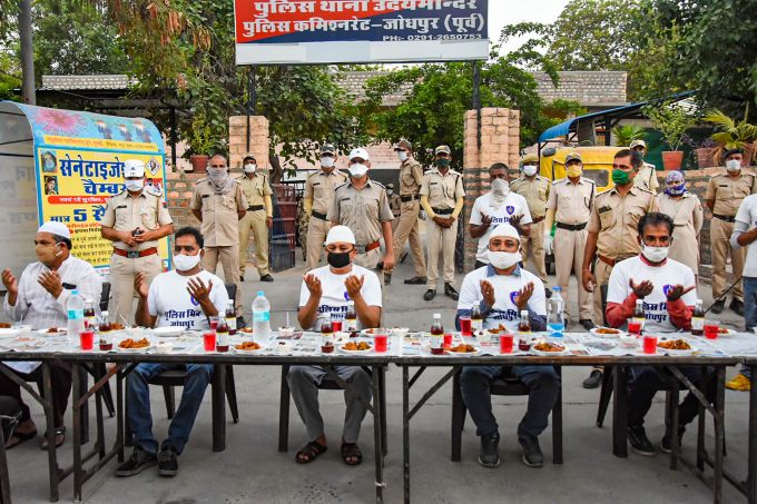 News In Photos (24 May 2020) | Photos Of Top News Today - Oneindia Gallery News In Photos (24 May 2020) | Photos Of Top News Today - Oneindia Gallery
