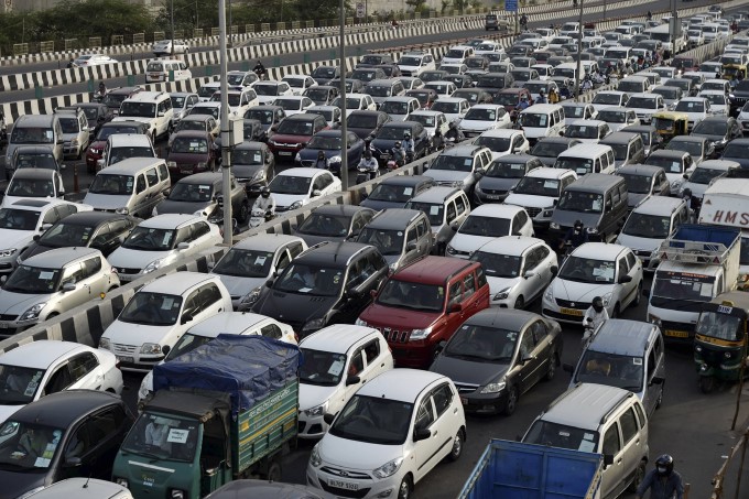 Lockdown 4.0 Massive Traffic Jam In Delhi After Lockdown Ease Lockdown 4.0 Massive Traffic Jam In Delhi After Lockdown Ease