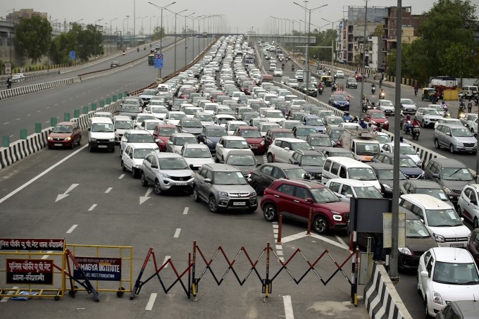 Lockdown 4.0 Massive Traffic Jam In Delhi After Lockdown Ease Lockdown 4.0 Massive Traffic Jam In Delhi After Lockdown Ease