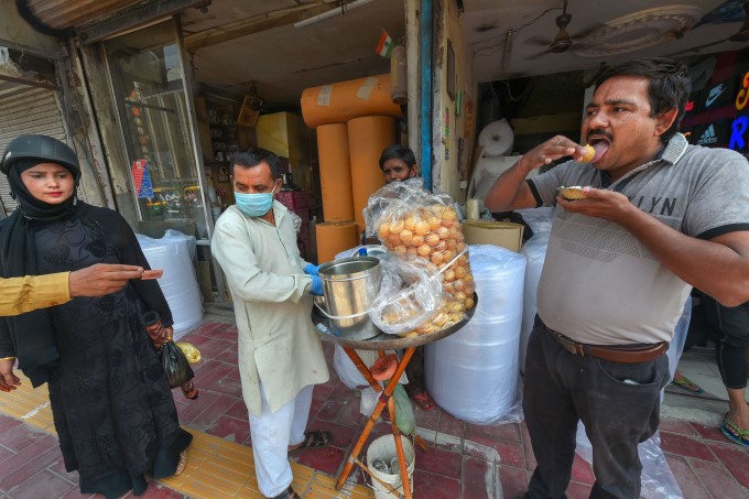 Markets Reopen In New Delhi Markets Reopen In New Delhi