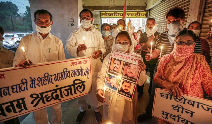News In Photos (17 June 2020) | Photos Of Top News Today - Oneindia Gallery News In Photos (17 June 2020) | Photos Of Top News Today - Oneindia Gallery