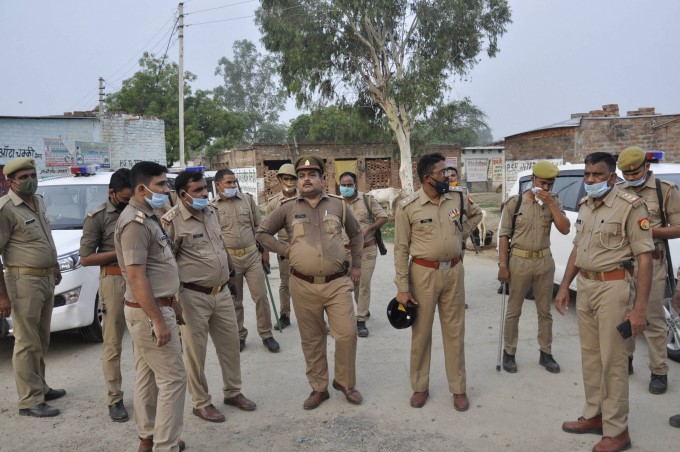 Eight Policemen Killed, 6 Injured During A Raid In Kanpur Eight Policemen Killed, 6 Injured During A Raid In Kanpur