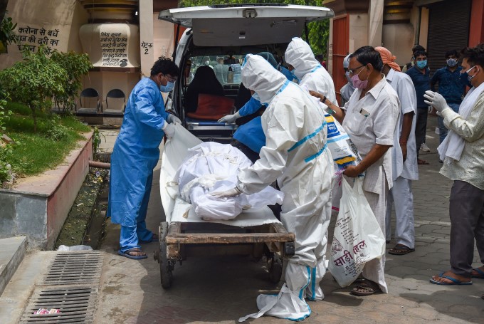 Cremation Of COVID-19 Victims Across India Cremation Of COVID-19 Victims Across India