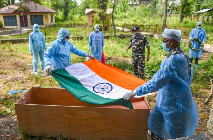 Cremation Of COVID-19 Victims Across India Cremation Of COVID-19 Victims Across India