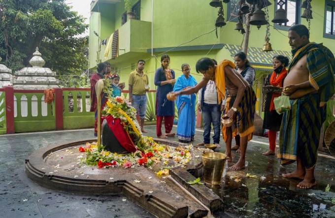 Devotees During Third Somwar Of Shravan Devotees During Third Somwar Of Shravan