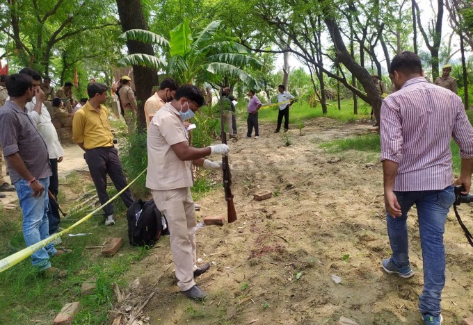 Eight Policemen Killed, 6 Injured During A Raid In Kanpur Eight Policemen Killed, 6 Injured During A Raid In Kanpur