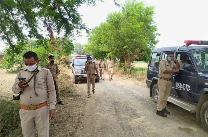 Eight Policemen Killed, 6 Injured During A Raid In Kanpur Eight Policemen Killed, 6 Injured During A Raid In Kanpur