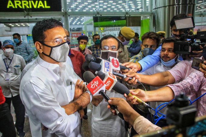 News In Photos (12 July 2020) | Photos Of Top News Today - Oneindia Gallery News In Photos (12 July 2020) | Photos Of Top News Today - Oneindia Gallery