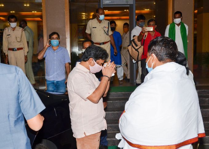 News In Photos (21 July 2020) | Photos Of Top News Today - Oneindia Gallery News In Photos (21 July 2020) | Photos Of Top News Today - Oneindia Gallery