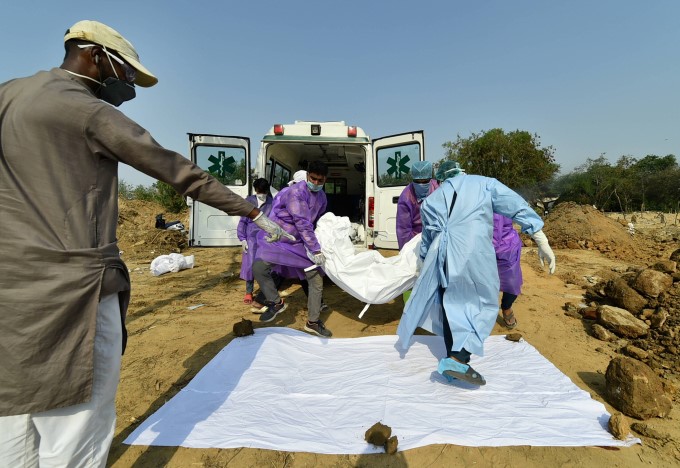 Cremation Of COVID-19 Victims Across India Cremation Of COVID-19 Victims Across India