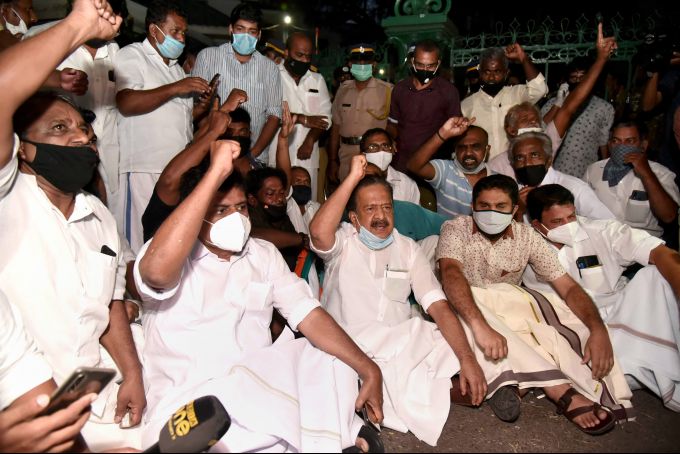 News In Photos (25 August 2020) | Photos Of Top News Today - Oneindia Gallery News In Photos (25 August 2020) | Photos Of Top News Today - Oneindia Gallery