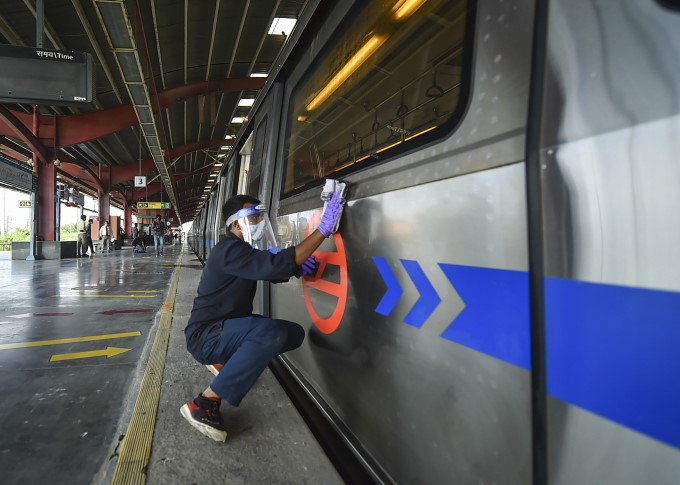 Preparations Underway At Delhi Metro Stations For Resumption Of Services Preparations Underway At Delhi Metro Stations For Resumption Of Services