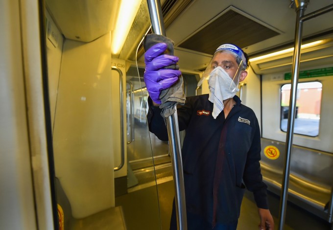 Preparations Underway At Delhi Metro Stations For Resumption Of Services Preparations Underway At Delhi Metro Stations For Resumption Of Services