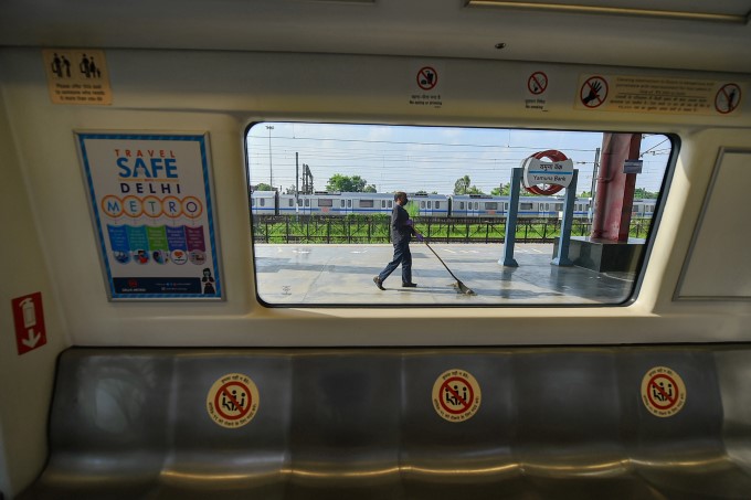 Preparations Underway At Delhi Metro Stations For Resumption Of Services Preparations Underway At Delhi Metro Stations For Resumption Of Services