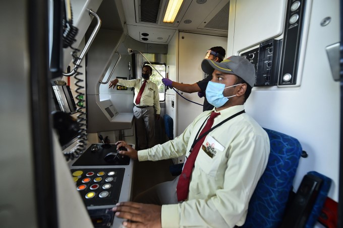 Preparations Underway At Delhi Metro Stations For Resumption Of Services Preparations Underway At Delhi Metro Stations For Resumption Of Services