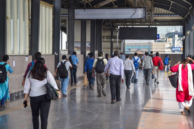 Delhi Metro Service Resumes In Delhi Delhi Metro Service Resumes In Delhi