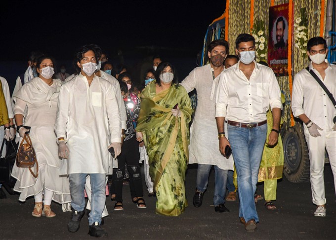 Leaders Pay Homage To Union Minister Ram Vilas Paswan Leaders Pay Homage To Union Minister Ram Vilas Paswan
