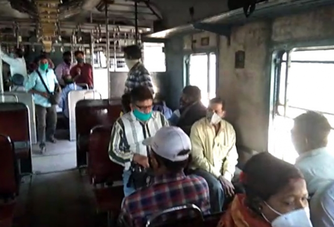 Local Train Resumed Its Services After 7 Months In Kolkata Photos: HD ...