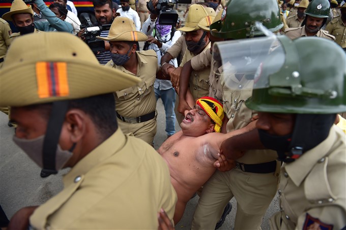 Karnataka Bandh Over MDA 2020 Karnataka Bandh Over MDA 2020