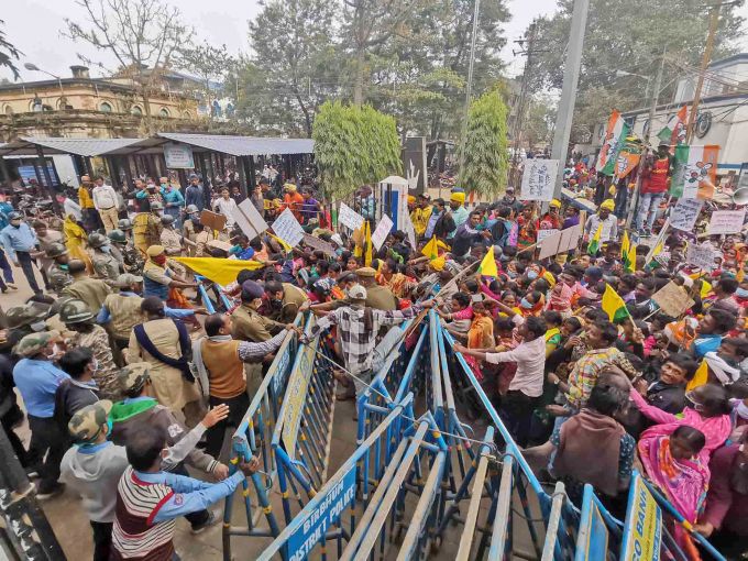News In Photos (15 December 2020) | Photos Of Top News Today - Oneindia Gallery News In Photos (15 December 2020) | Photos Of Top News Today - Oneindia Gallery