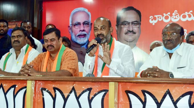 News In Photos (16 December 2020) | Photos Of Top News Today - Oneindia Gallery News In Photos (16 December 2020) | Photos Of Top News Today - Oneindia Gallery