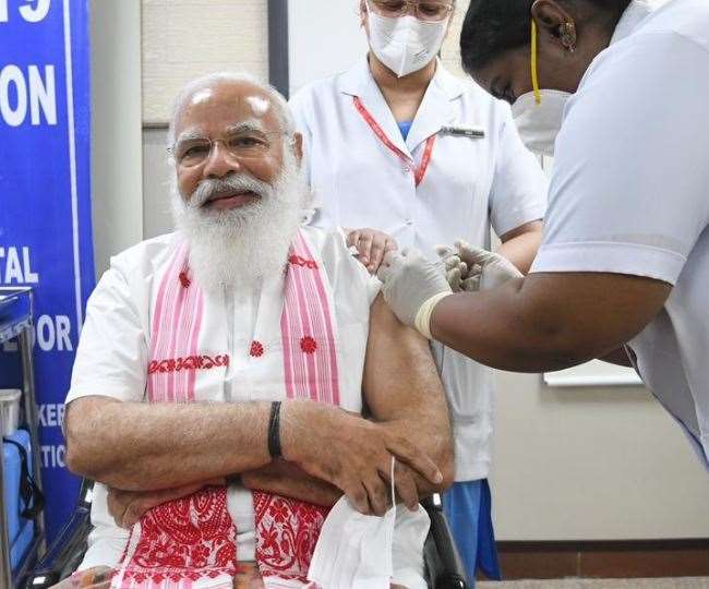 पीएम मोदी समेत इन बड़ी हस्तियों ने कोरोना का टीका लगवाकर दूर कर दिया संदेह पीएम मोदी समेत इन बड़ी हस्तियों ने कोरोना का टीका लगवाकर दूर कर दिया संदेह