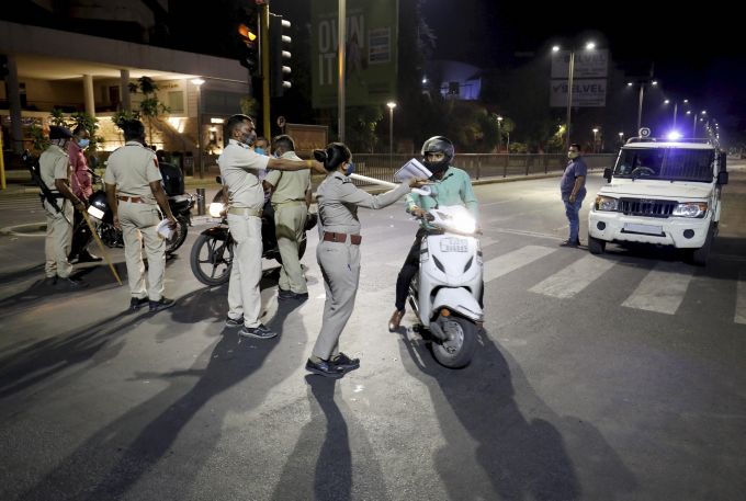 News In Photos (7 April 2021) | Photos Of Top News Today - Oneindia Gallery News In Photos (7 April 2021) | Photos Of Top News Today - Oneindia Gallery
