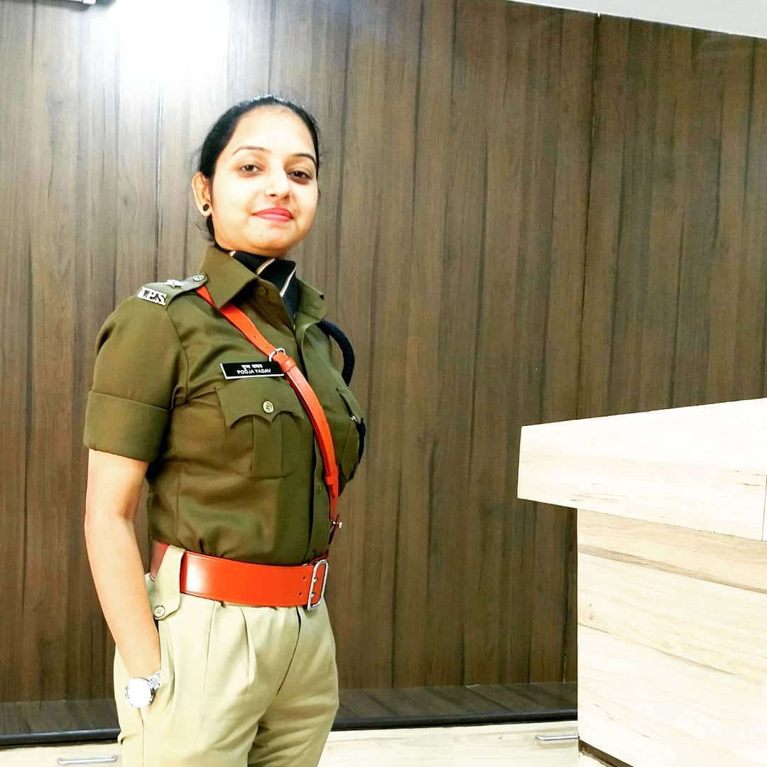 Pooja Yadav IPS : ये हैं देश की Most Beautiful महिला आईपीएस पूजा यादव, देखें तस्वीरें 