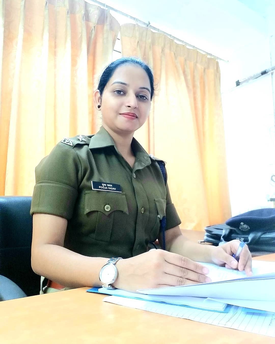 Pooja Yadav IPS : ये हैं देश की Most Beautiful महिला आईपीएस पूजा यादव, देखें तस्वीरें