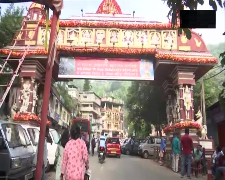 Navratri: 51 शक्तिपीठों में से एक कामाख्या देवी, इस बार महामारी का नहीं डर, उमड़ रहे हैं भक्त Navratri: 51 शक्तिपीठों में से एक कामाख्या देवी, इस बार महामारी का नहीं डर, उमड़ रहे हैं भक्त