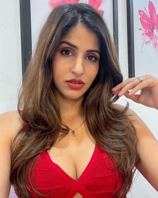 बिना पैंट पहने बॉलीवुड एक्ट्रेस साक्षी मलिक ने कराया Photoshoot,फैंस ने दिए कुछ ऐसे Reaction बिना पैंट पहने बॉलीवुड एक्ट्रेस साक्षी मलिक ने कराया Photoshoot,फैंस ने दिए कुछ ऐसे Reaction