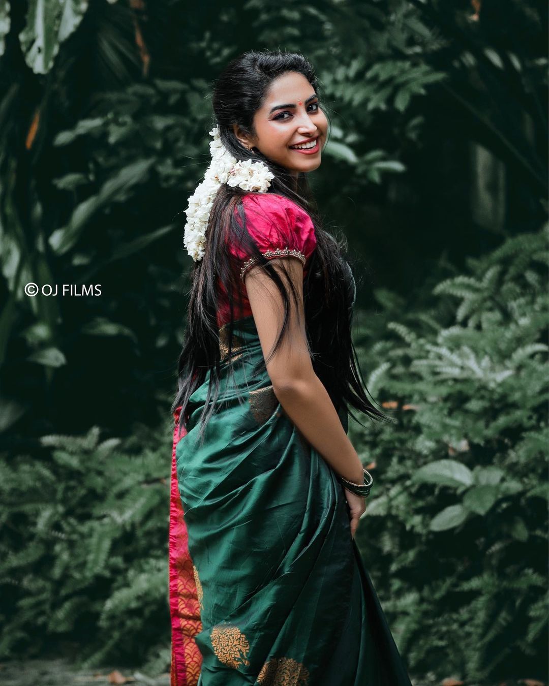 అమేయా..అందమే వేరయా (ఫొటోలు) అమేయా..అందమే వేరయా (ఫొటోలు)