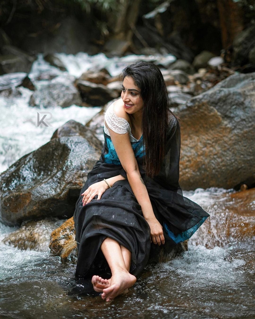 అమేయా..అందమే వేరయా (ఫొటోలు) అమేయా..అందమే వేరయా (ఫొటోలు)