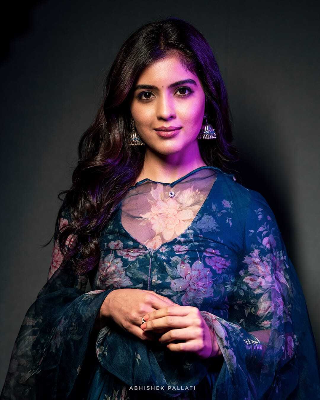 అమృత.. అమృతం తాగిందా (ఫొటోలు) అమృత.. అమృతం తాగిందా (ఫొటోలు)