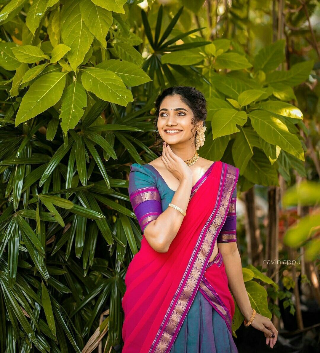 కొంపదీసి.. ఈ బిగ్బాస్ బ్యూటీ పాలతో గానీ స్నానం చేస్తుందా ఏంటీ (ఫొటోలు) కొంపదీసి.. ఈ బిగ్బాస్ బ్యూటీ పాలతో గానీ స్నానం చేస్తుందా ఏంటీ (ఫొటోలు)