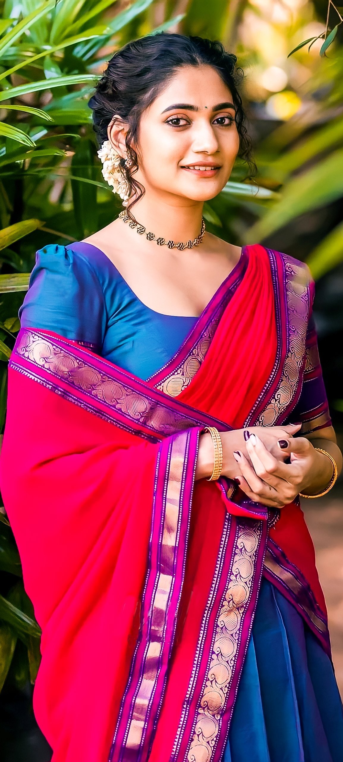 కొంపదీసి.. ఈ బిగ్బాస్ బ్యూటీ పాలతో గానీ స్నానం చేస్తుందా ఏంటీ (ఫొటోలు) కొంపదీసి.. ఈ బిగ్బాస్ బ్యూటీ పాలతో గానీ స్నానం చేస్తుందా ఏంటీ (ఫొటోలు)